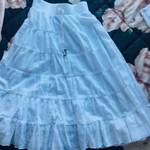 Long white skirt. Small